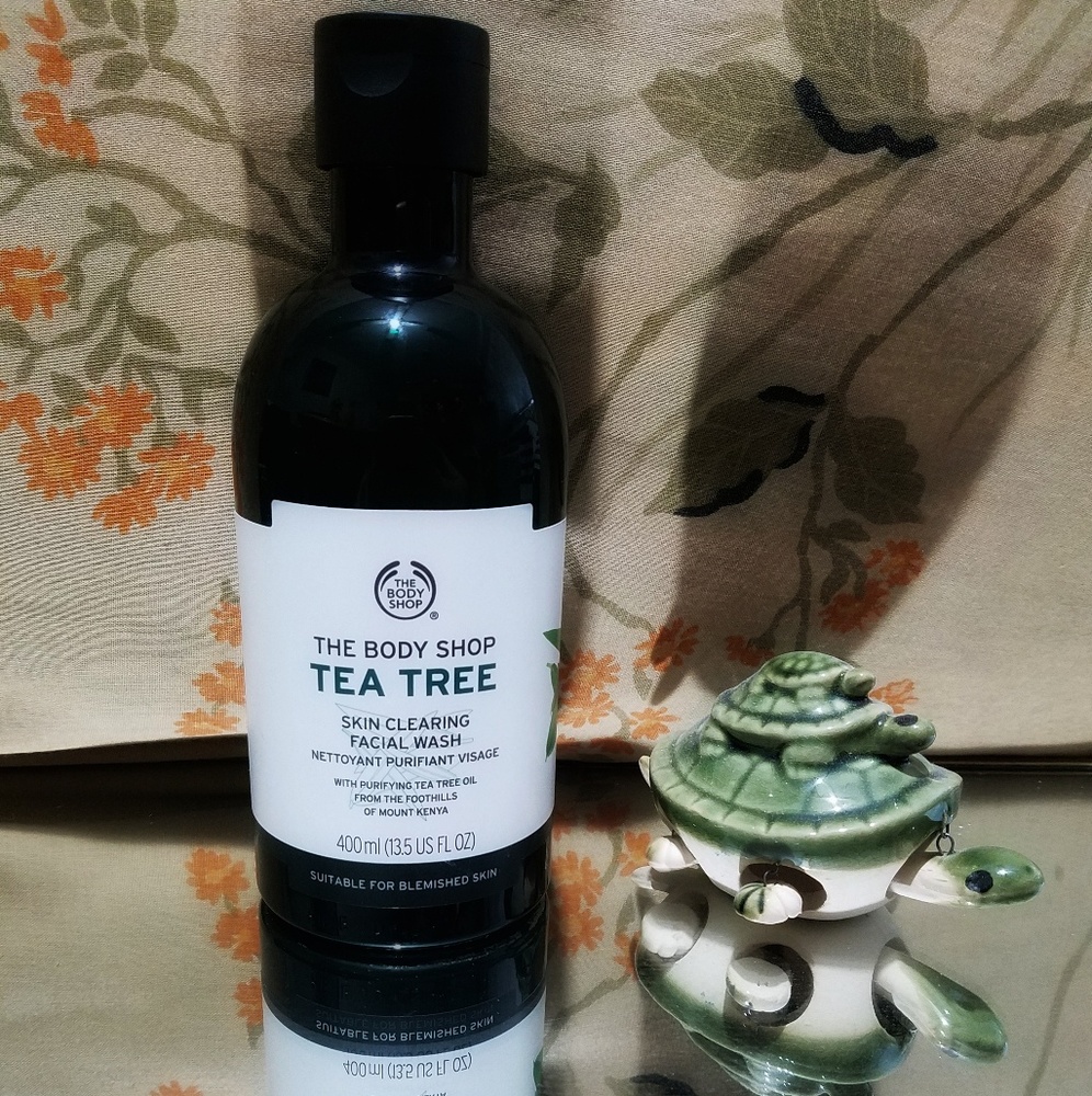 The Body Shop Skin Clearing Facial Wash 🌿